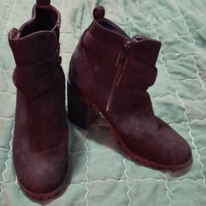 Top Moda Black Faux Suede Barely Worn Zip Side Ankle Boots 9